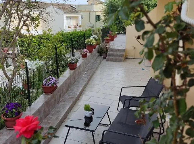 Silvia's * Corfu (city)